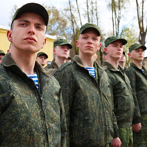 Новое пополнение прибывает в соединения и воинские части