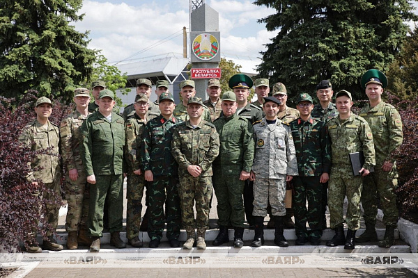 Представители иностранного военно-дипломатического корпуса посетили приграничные объекты