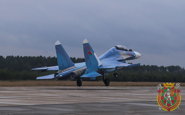 Белорусские летчики готовы к самостоятельным полетам на Су-30СМ