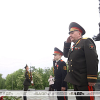 Члены коллегии Министерства обороны возложили цветы у стелы «Минск — город-герой»