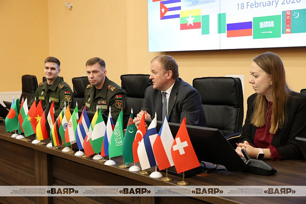 Военные дипломаты ознакомились с возможностями системы военной и гражданской медицины нашей страны
