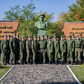 В Брестском гарнизоне прошёл сбор с офицерами-выпускниками