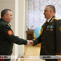  Министр обороны Беларуси вручил государственные награды и погоны полковника военнослужащим Вооружённых Сил