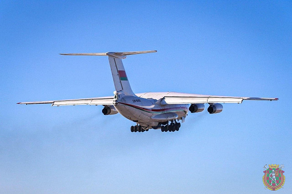 Военно-транспортный самолет Ил-76 с гуманитарным грузом на борту вылетел с аэродрома в Мачулищах. Пункт назначения - Пекин   