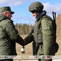 Министр обороны Беларуси держит на личном контроле ход комплексного учения с войсками ЗОК 