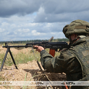 На полигоне Лепельский у военнослужащих 19 омбр проходит ротное тактическое учение 