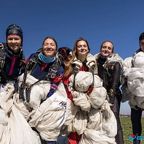 Белорусские парашютисты победили в мужском и женском командных зачетах на международных соревнованиях по парашютному спорту в Чечне Белорусские парашютисты победили в мужском и женском командных зачетах на международных соревнованиях по парашютному спорту в Чечне