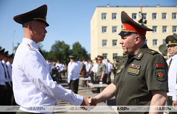Торжественная церемония выпуска офицеров в Военной академии Беларуси