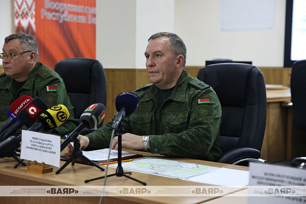 Министр обороны Беларуси провёл брифинг для представителей СМИ в связи с нарушением воздушного пространства страны