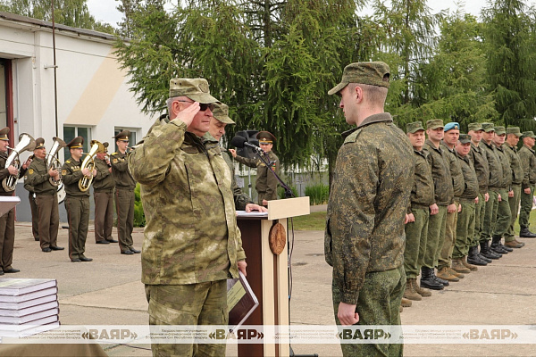 Торжественная церемония передачи новой и модернизированной техники связи в 619 бхрмусс