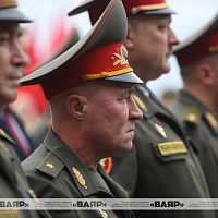 Накануне Дня танкистов Министр обороны Беларуси передал Вилейке музейный экспонат военной техники — танк Т-72А (дополняется)