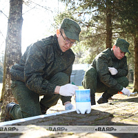 Военнослужащие Вооружённых Сил принимают участие в республиканском субботнике 