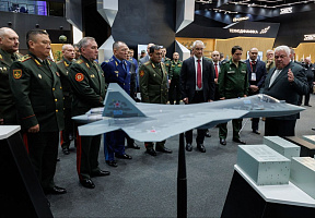 Министры обороны стран ОДКБ ознакомились с перспективными образцами вооружения и техники
