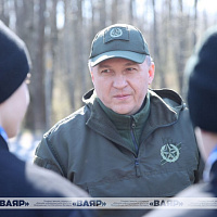 Белорусские военнослужащие традиционно принимают участие в республиканском субботнике