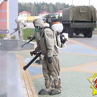 Сводный батальон РХБ защиты провел дезинфекцию двух школ и детского сада в Боровлянах