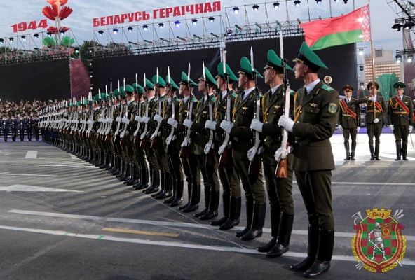 Начинаются тренировки роты почетного караула в Минске