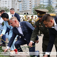 В Минске состоялся памятный митинг, посвященный 30-летию открытия мемориала «Остров Мужества и Скорби»