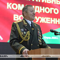 Министр обороны Беларуси поздравил генерал-лейтенанта в отставке Юрия Жадобина с 70-летием