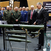 Министры обороны стран ОДКБ ознакомились с перспективными образцами вооружения и техники