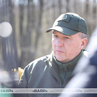 Белорусские военнослужащие традиционно принимают участие в республиканском субботнике