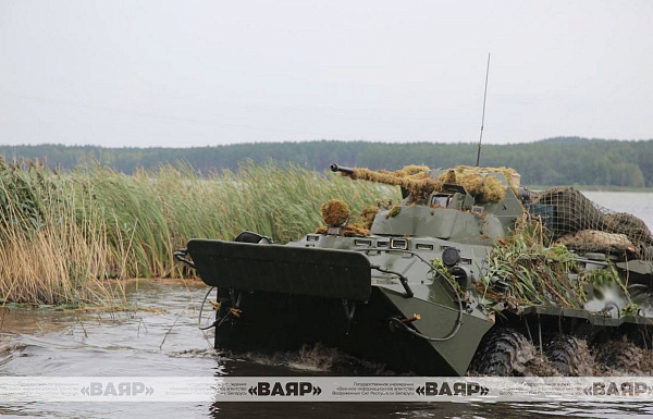 В рамках учения «Запад-2025» военнослужащие преодолели водную преграду
