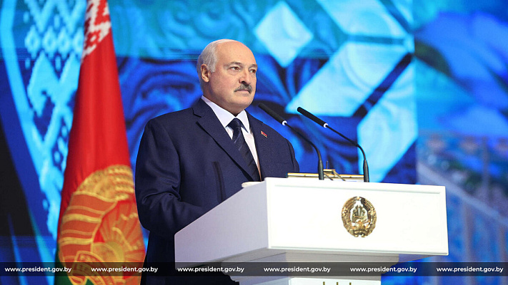 Александр Лукашенко подчеркнул важность сохранения единства в Беларуси на фоне «бешенства» современного мира