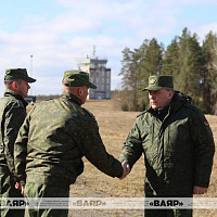 Министр обороны Беларуси держит на личном контроле ход комплексного учения с войсками ЗОК 