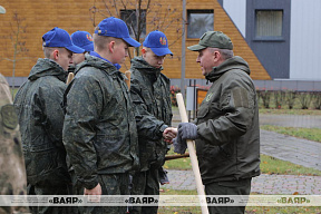 Міністр абароны Беларусі прыняў удзел у рэспубліканскім суботніку