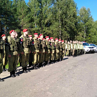 Плечом к плечу
