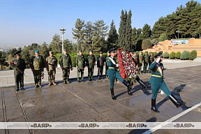Военнослужащие государств — членов ОДКБ почтили память героев Великой Отечественной войны в Душанбе