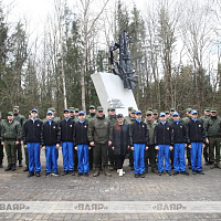 Военнослужащие Вооружённых Сил принимают участие в республиканском субботнике 