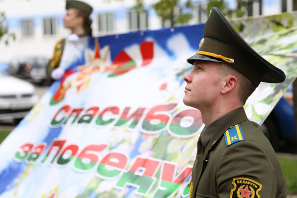 Министр обороны поздравил Героев Советского Союза