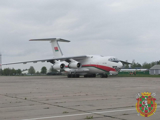 Белорусский военно-транспортный самолет доставил из Китая очередную партию гуманитарного груза
