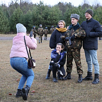 Военнослужащие нового пополнения принимают присягу