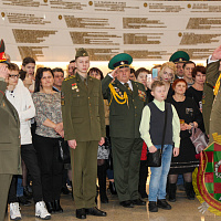 На плечах – офицерские погоны!