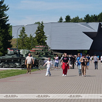 Уникальная выставка военной ретротехники у мемориального комплекса «Брестская крепость-герой»