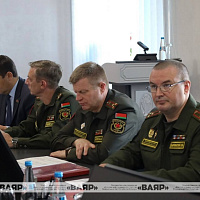 Министр обороны Беларуси провёл выездной личный приём граждан в Пуховичском гарнизоне