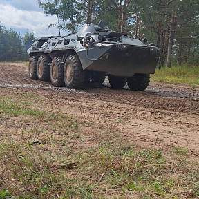 Зачётное упражнение по вождению на БТР-80 прошло в 72 ОУЦ