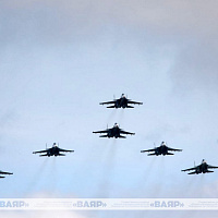 В небе над Минском прошла первая тренировка воздушной части военного парада