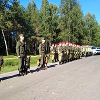 Плечом к плечу