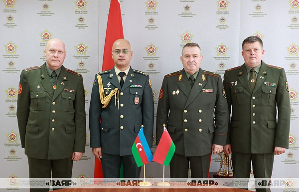 Обсуждены вопросы двустороннего военного сотрудничества между Беларусью и Азербайджаном