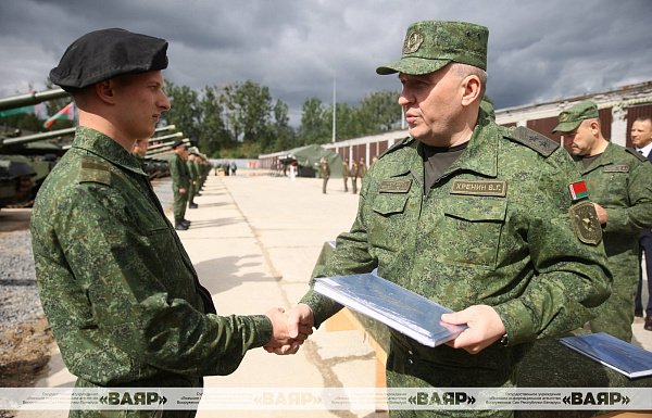 В 11 омбр состоялась церемония вручения модернизированных танков Т-72БМ2