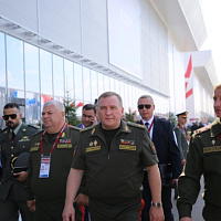 Министр обороны Беларуси выступил с докладом в Москве