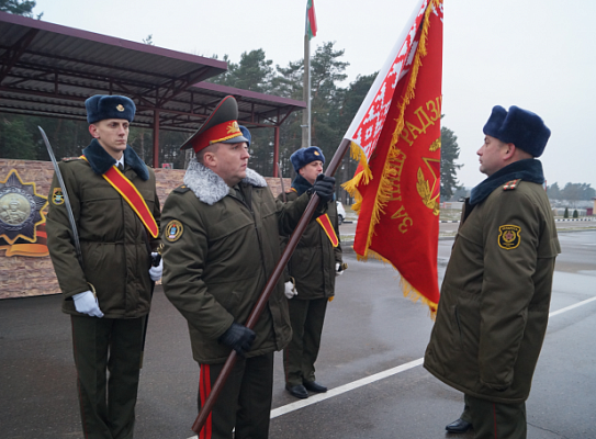 В новый учебный год с новыми Боевыми Знаменами