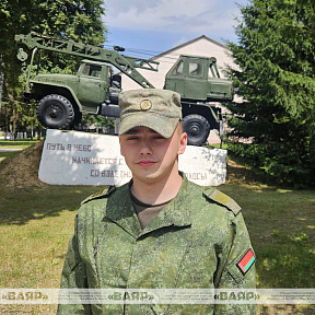 Достойный младший командир Достойный младший командир